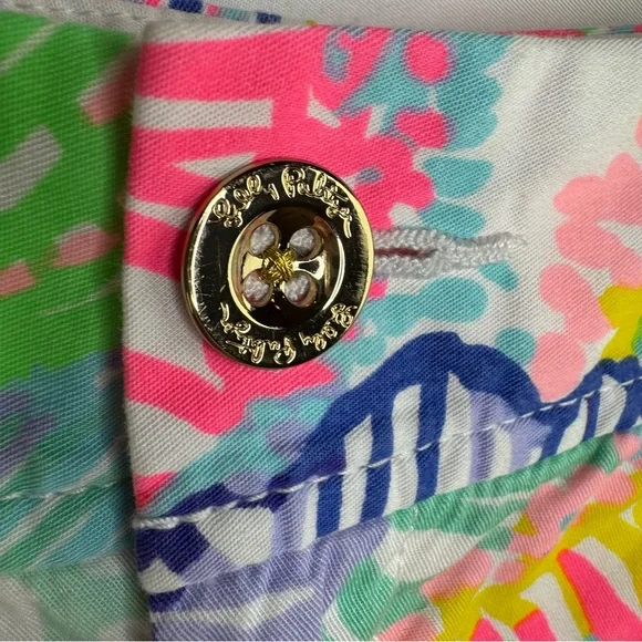 Lilly Pulitzer The Callahan Short sits low Vibrant colors Good Condition size 00 - Picture 3 of 5